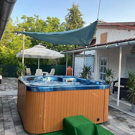 Klara Apartmanhaz أورفو المظهر الخارجي الصورة
